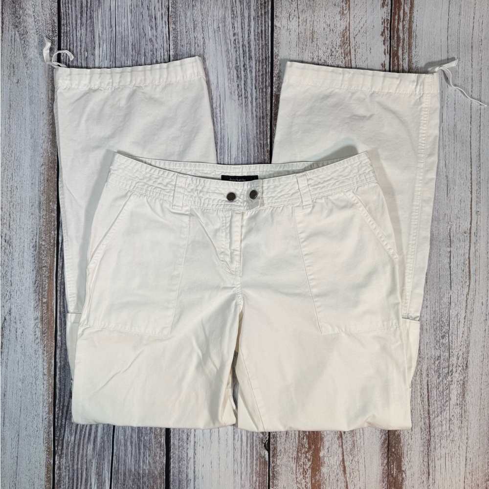 Daisy Fuentes Women”s White Cargo Style Pants Size 12
